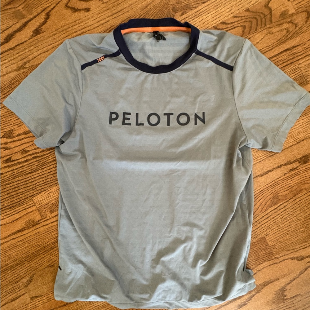 Men’s Peloton Shirt size M
